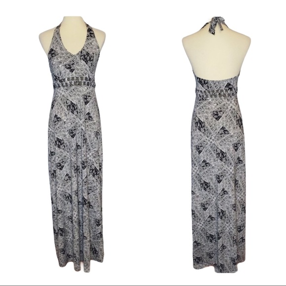 Soybu Dresses & Skirts - Soybu Black and White Halter Maxi Dress